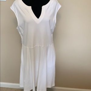 White knit extra large white dress with pockets.
